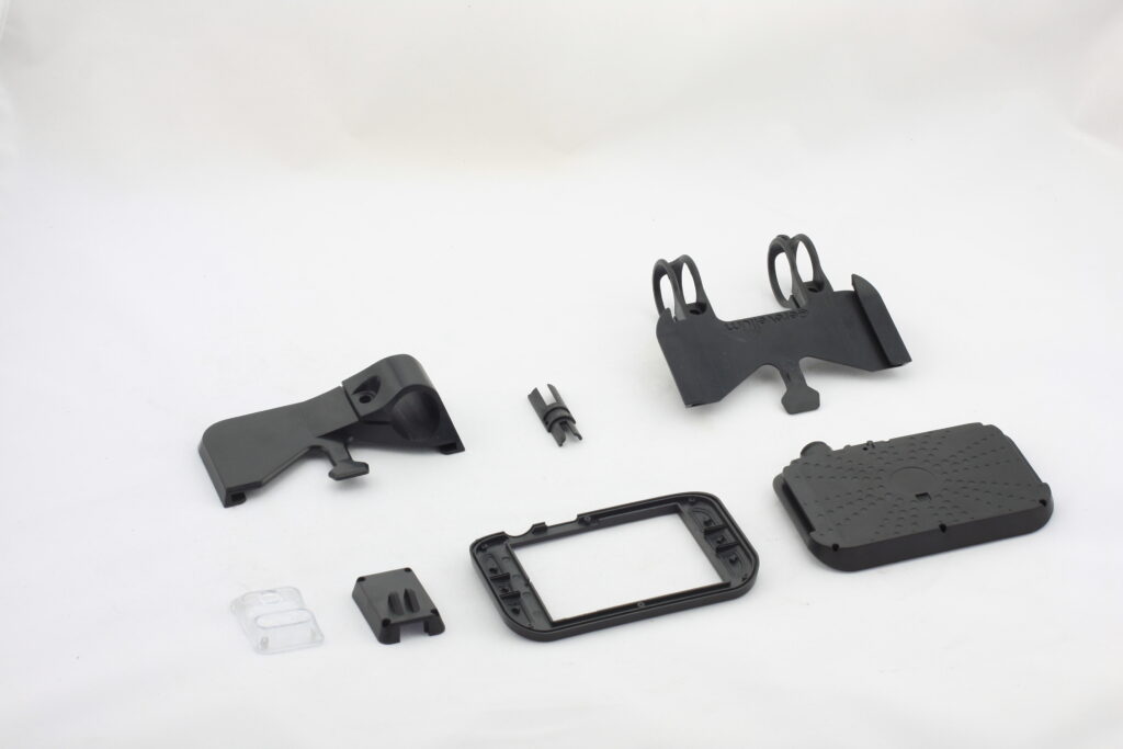 Exempel på produkter tillverkade genom formsprutning - Attentio Solutions.